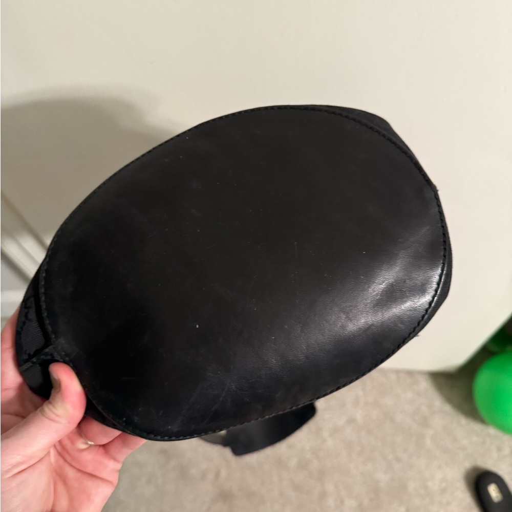 Vintage Gucci bucket purse - Picture 9 of 13